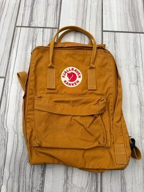 Fjall Raven Kanken Backpack. GUC